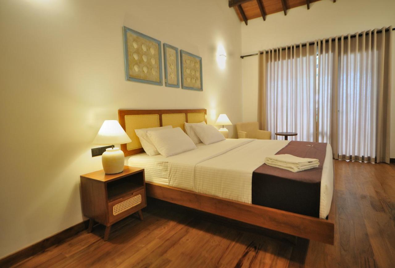 Tantalize Beach Hikkaduwa Exterior photo