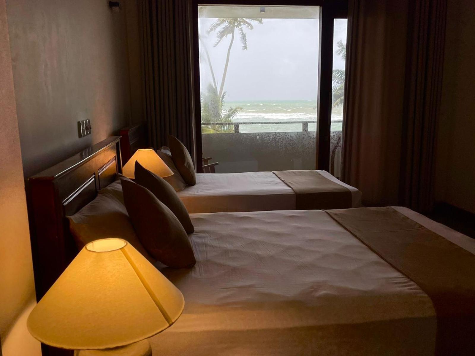 Tantalize Beach Hikkaduwa Exterior photo
